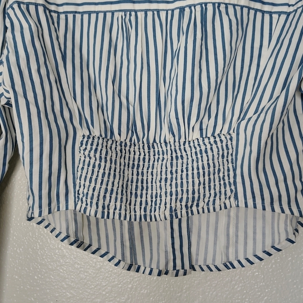 Free People X Revolve Blue and White Notched Collar Crop Shirt Sz S Cotton - Picture 12 of 14